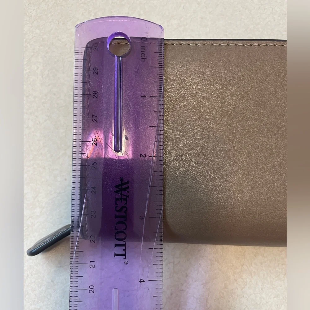 Coach 🤎🩶 medium corner zip Wallet Dark Stone leather NWOT - Picture 10 of 16